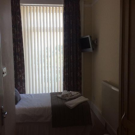 Coombe Court Hotel Торкі Екстер'єр фото